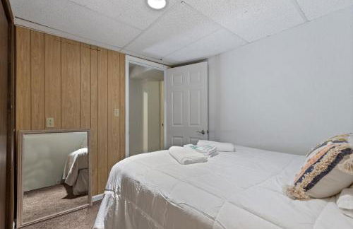 6bedrooms, ramp boat dock slips water toys, nice cove area - Foto 26