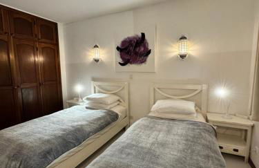 Casa Julio-Rooftop Terrace & Pool 5 Min to Beach - Foto 12