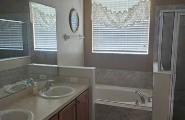 Home away from Home - Photo 16