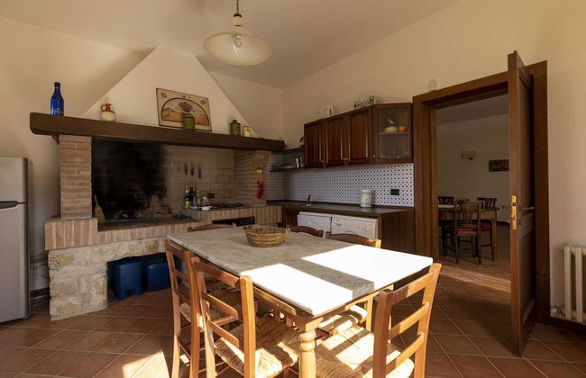 Classic Villa for Family With Pets - Photo 18