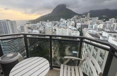 Leblon - Vista Mar no Top Flat Leblon com Academia, Garagem e Arrumação Diária - True Rio - Photo 7