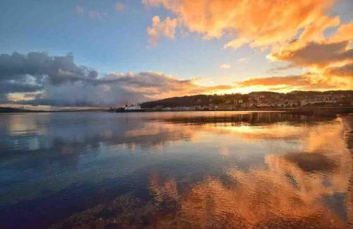 Beautiful spacious old schoolhouse with stunning sea views and beach nearby - Foto 38