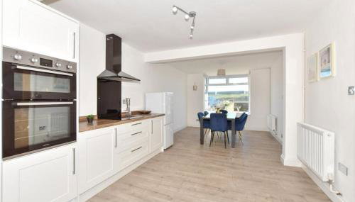 Sea View Beachfront House Sleeps 8 - Foto 3