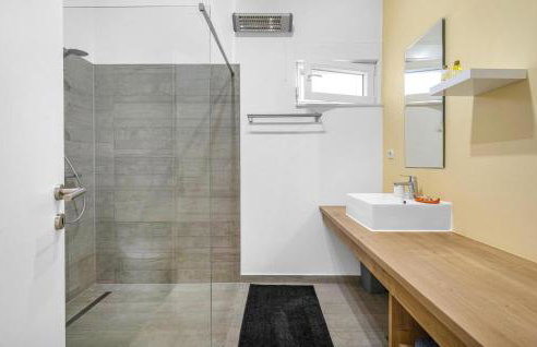 4 Bedroom Stunning Home In Jarebinjak - Photo 25