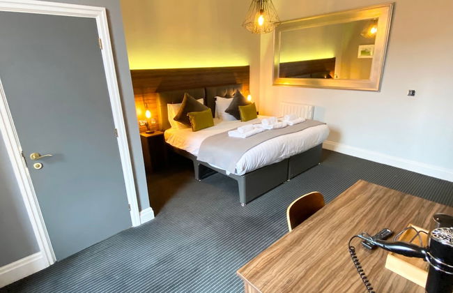 Claremont The Waterhouse - Photo 10