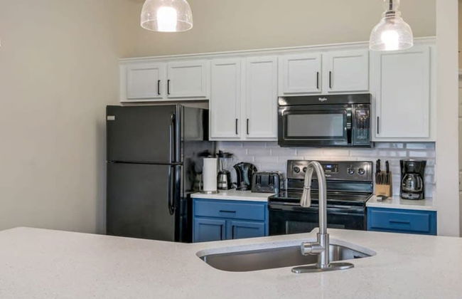 Remodeled Gem - Comfort and Location - Foto 8