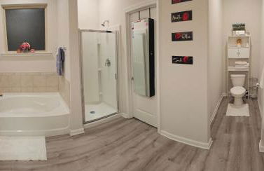 Spacious 4-bedroom house with WiFi, in peaceful Slidell with Lake in backyard - Foto 3