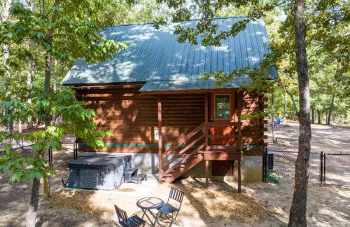 Cabin in the Woods - Hot Tub, Fire Pit, BBQ - Foto 37