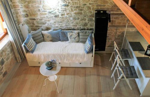 Traditional Stone House at Great Location - Foto 19