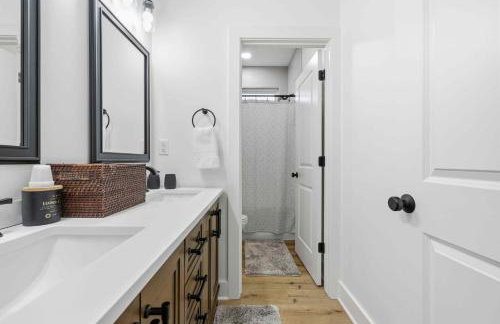 Near Indy Attractions • Deck • Patio • Fenced Yard - Photo 32