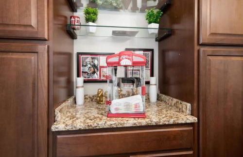 The Crimson Retreat Only 5 Miles to the Stadium BBQ Coffee Games - Foto 25