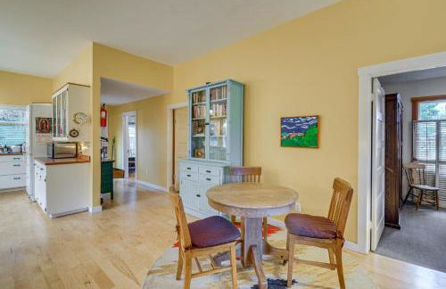 Walk to Irondale Beach Park! Family Haven with Yard - Foto 7