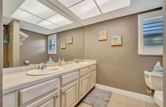 The Crown House 4b Pool Home 6 Mins to IR Beach - Foto 35