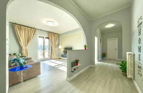 T&F HOUSE Comfortable Apartment with Private Parking - Foto 2