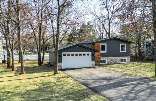 Boat Dock, Hot Tub and Deck Lakefront Nekoosa Home! - Foto 32