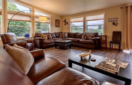 Cozy Waterfront Cottage with Hot Tub in Lakeside, Oregon - Foto 2