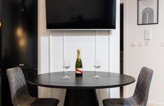 Apartment Central - 5 min with bus to Old Town, self check in 0-24h - Foto 16