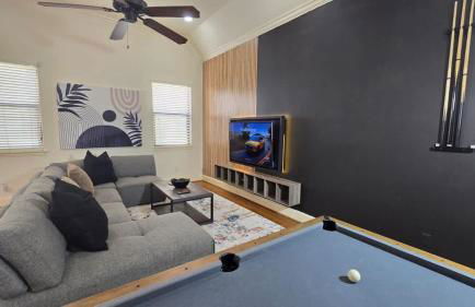 Game & Soak Retreat 3BR Private Jacuzzi Pool Table - Foto 53
