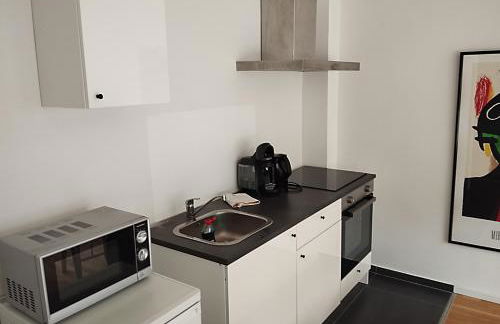 Zentrale ruhige Lage mit Parkplatz und Terrasse - Foto 3