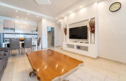 Four-Bedroom Holiday Home In Islam Latinski - Photo 27