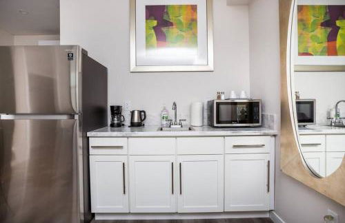 Comfy Studio with Cali King Size Mattress - Foto 18