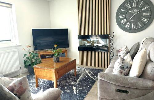 Meadow View Apartments are 2 and 3 bedroomed with private parking - Foto 116