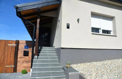 Natura Lux Holiday House with Pool and Jacuzzi - Foto 36