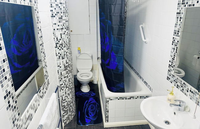 3bed Apartment Sleeps 6 - Free Parking, Wifi - Foto 10