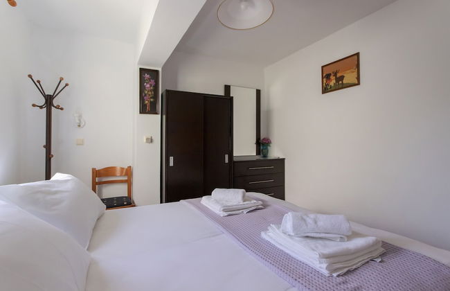 Manos Apartments - Photo 10