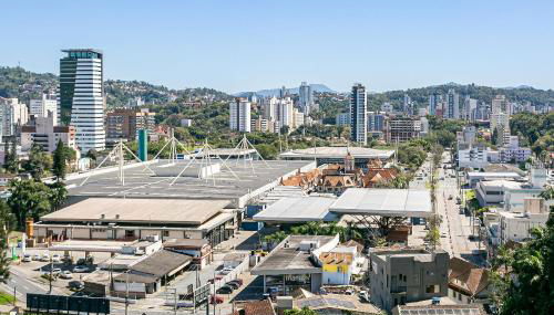 Village Lofts a 5 minutos da Vila Germânica com piscina aquecida no terraço - Foto 5