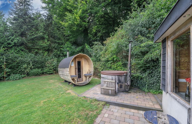 Dog-friendly Stay w/ Spa - Photo 33