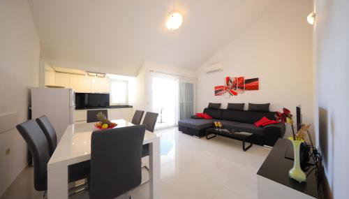 Villa Pino with Pool, Sauna & Jacuzzi - Foto 3