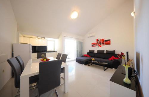 Villa Pino with Pool, Sauna & Jacuzzi - Foto 3