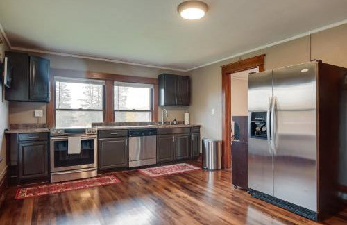 Spacious Home in Ramsay: 9 Smart TVs + Pool Table! - Foto 9