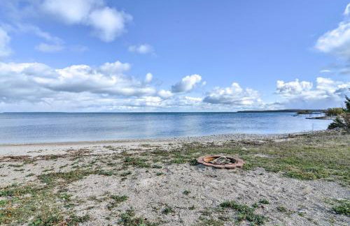 Lovely Lake Huron Getaway Beach Access and Kayaks! - Foto 23