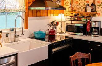 Hot Tub, Wood-burning Fireplace and 4 acres of Forest in Margaretville - Foto 3