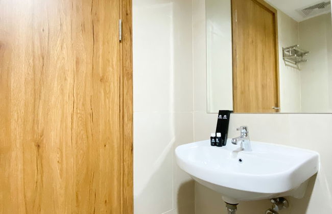 Modern Look and Tidy Studio LRT City Jatibening Apartment - Photo 16