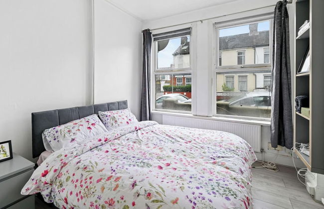 2-bed - Sleeps 4 - With Garden - Photo 1