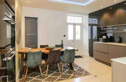 Bank Chambers in Bowness with Hot Tub and Lake Access - Photo 34