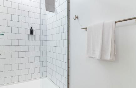 Dual Bachelor Pads w/ Rooftop Lounge & Games Sleeps 26 5 Min to Broadway - Foto 56