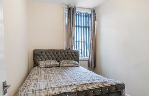 Relax in Comfort 3BR Home for 6 with Full Kitchen, Lounge, Large Bath - Foto 21