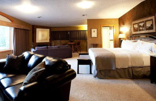 Spacious Vacation Rental for Groups or Events with Sauna and Hot Tub in Athol, Idaho - Photo 10