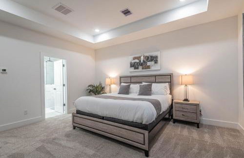 Luxury Haven near Dwtn, Med CTR, with Fast Free WiFi, Parking - Foto 33