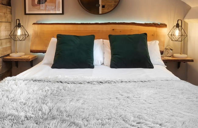 Windermere Central Hotel - Room 4 - Photo 2