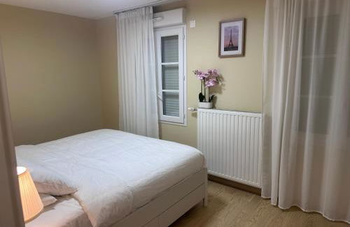 Family's house - Villa proche de la vallée village et Disneyland paris ,2 parkings, air condition - Foto 18