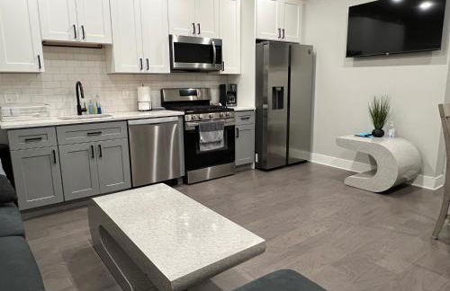 Charming 3BR 2BA with Private Patio - Foto 9