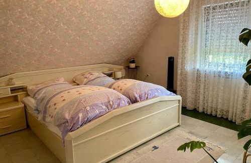 Charming, bright family home with conservatory - Foto 12