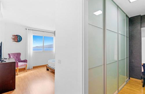 Frontline Beach Apt with Terrace - Foto 38