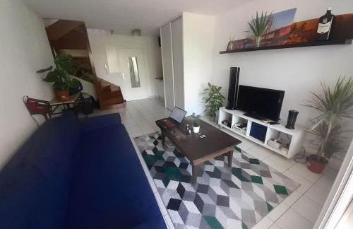 T2 duplex + piscine avec parking - Foto 2