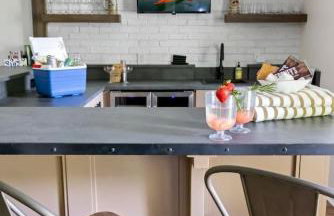 LKJ - Lakefront Home, Hot tub, Fire Pit, Games and Movie Room! - Foto 45